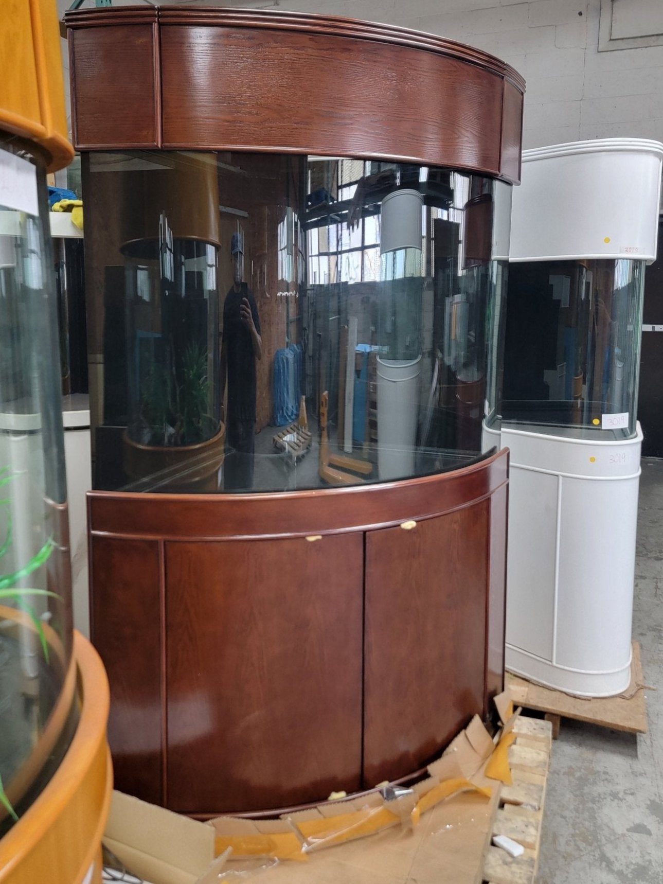 136g Corner 1/4 Cylinder Glass Reef-Ready Aquarium Set in Walnut by AQUA VIM