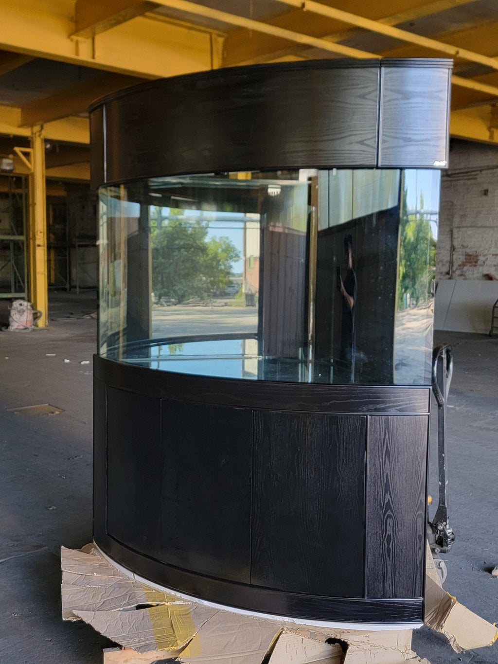 250g Corner ¼ Cylinder Glass Aquarium Ensemble in Abyss Black by AQUA VIM