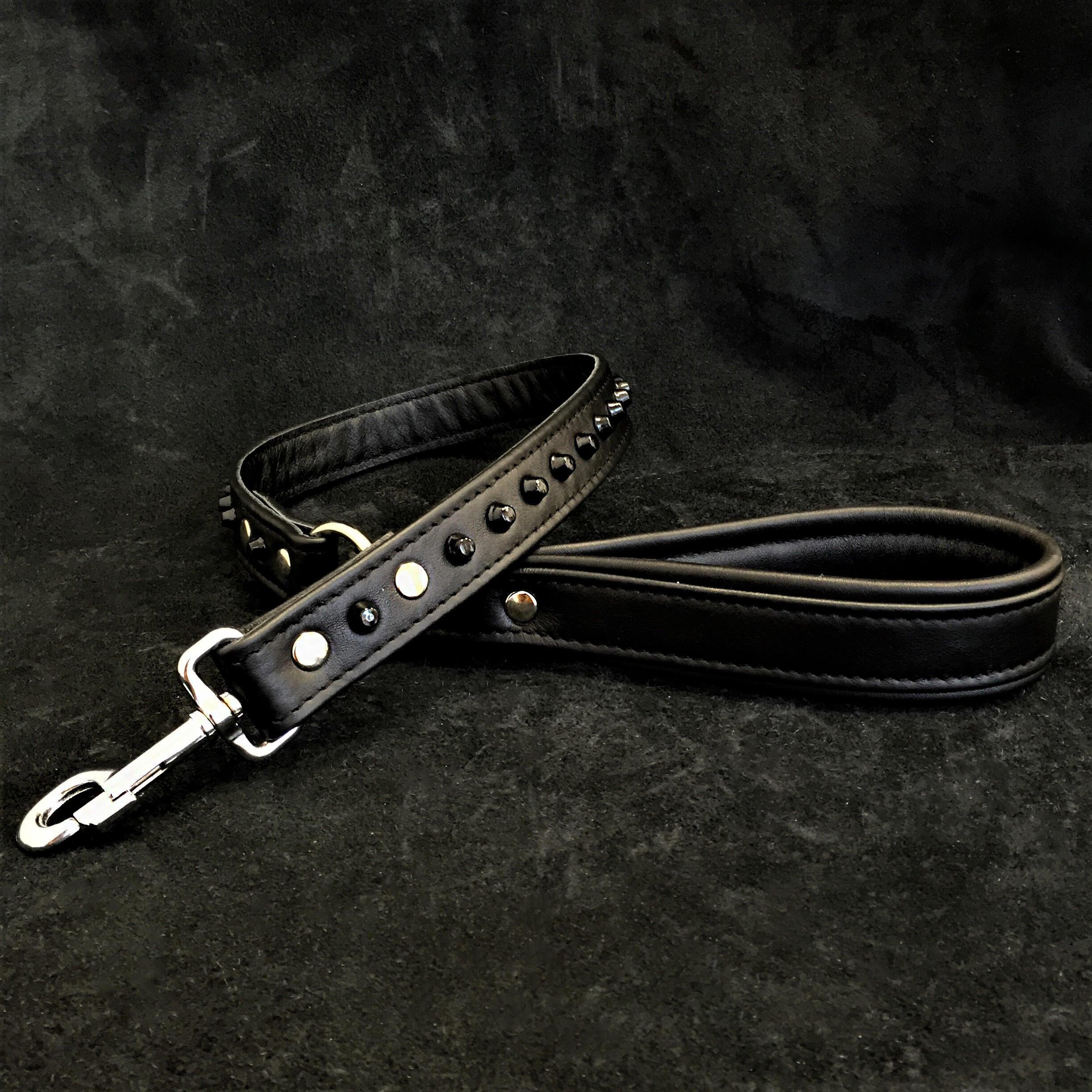 Black studded leash by Bestia Dog Gear