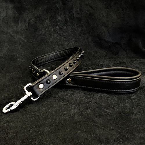 Black studded leash by Bestia Dog Gear