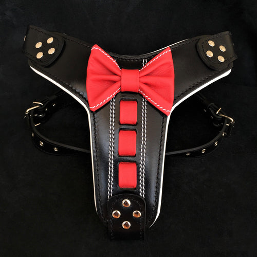 Bestia ''Bowtie'' leather harness by Bestia Dog Gear