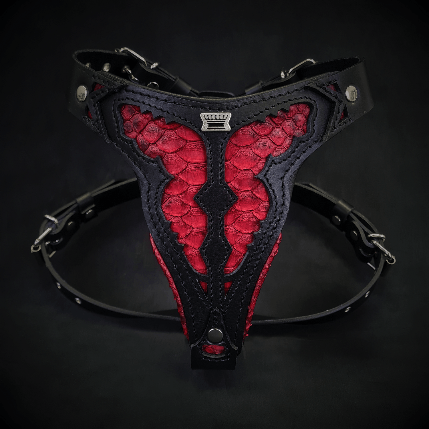 The ''Red Dragon'' harness Medium Size by Bestia Dog Gear