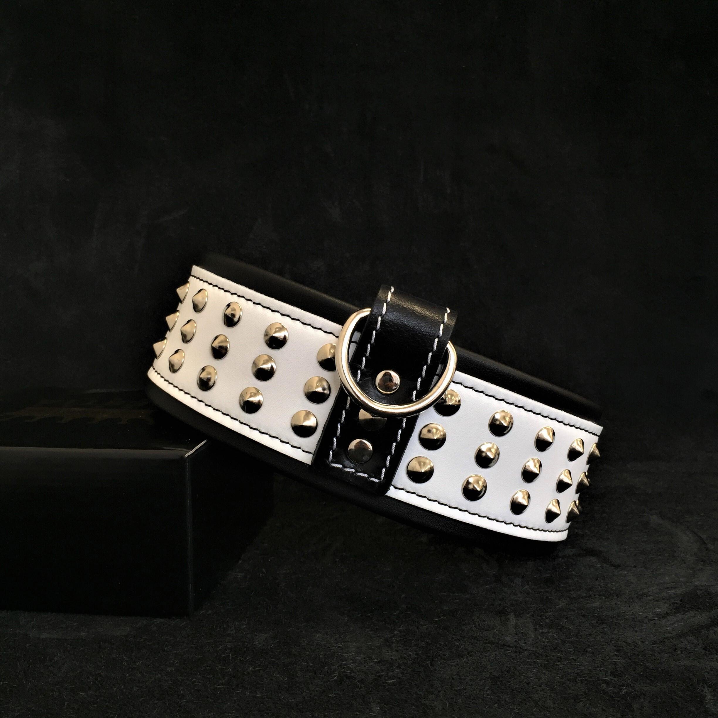 "Star" collar by Bestia Dog Gear