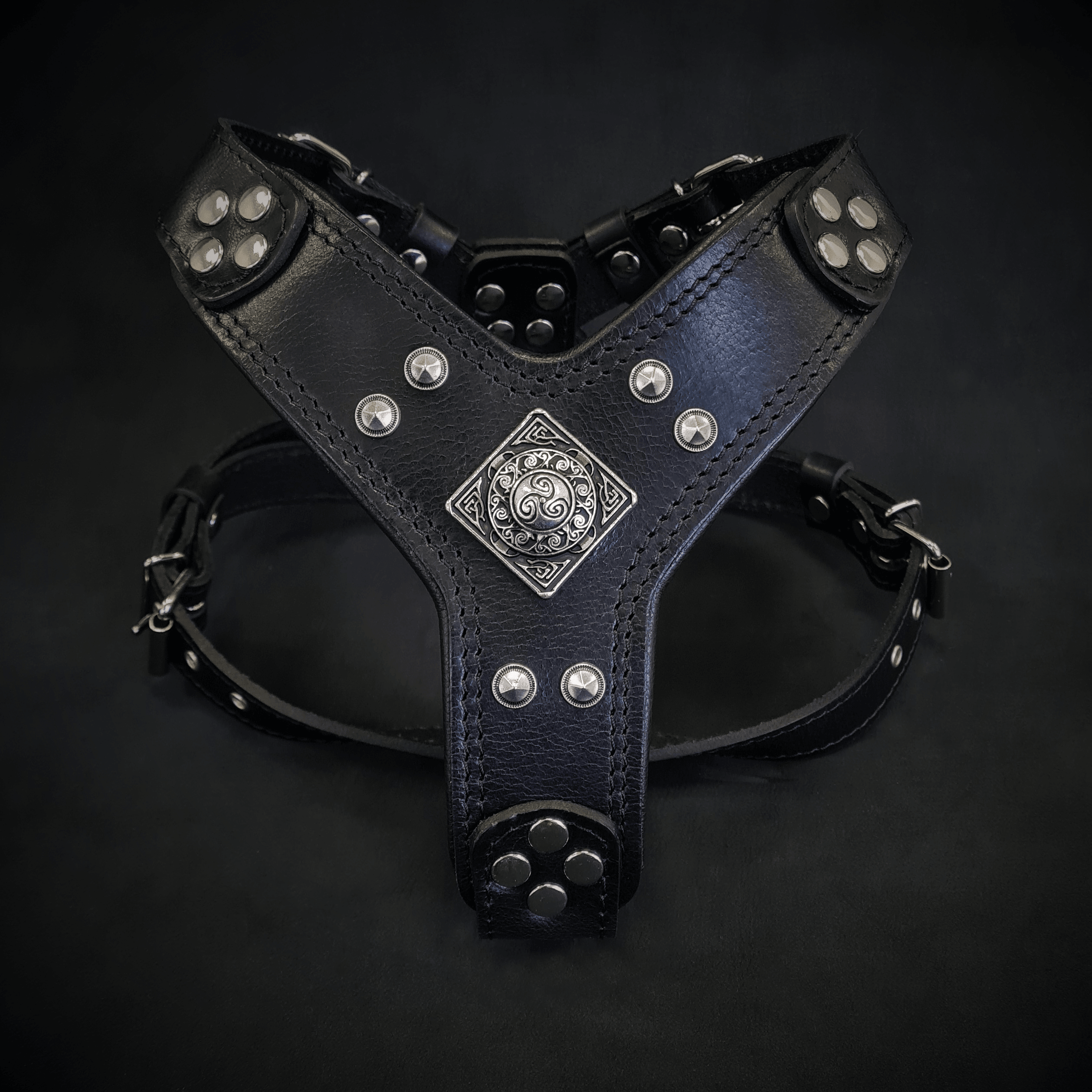 The ''Eros'' harness black Medium Size by Bestia Dog Gear