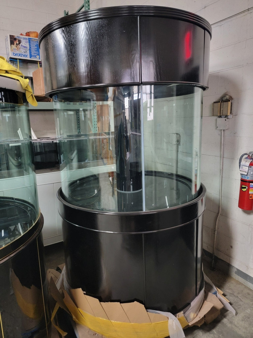 280g GLASS Cylinder Reef-Ready 48"x48"x36"H in Abyss Black Display Model by AQUA VIM