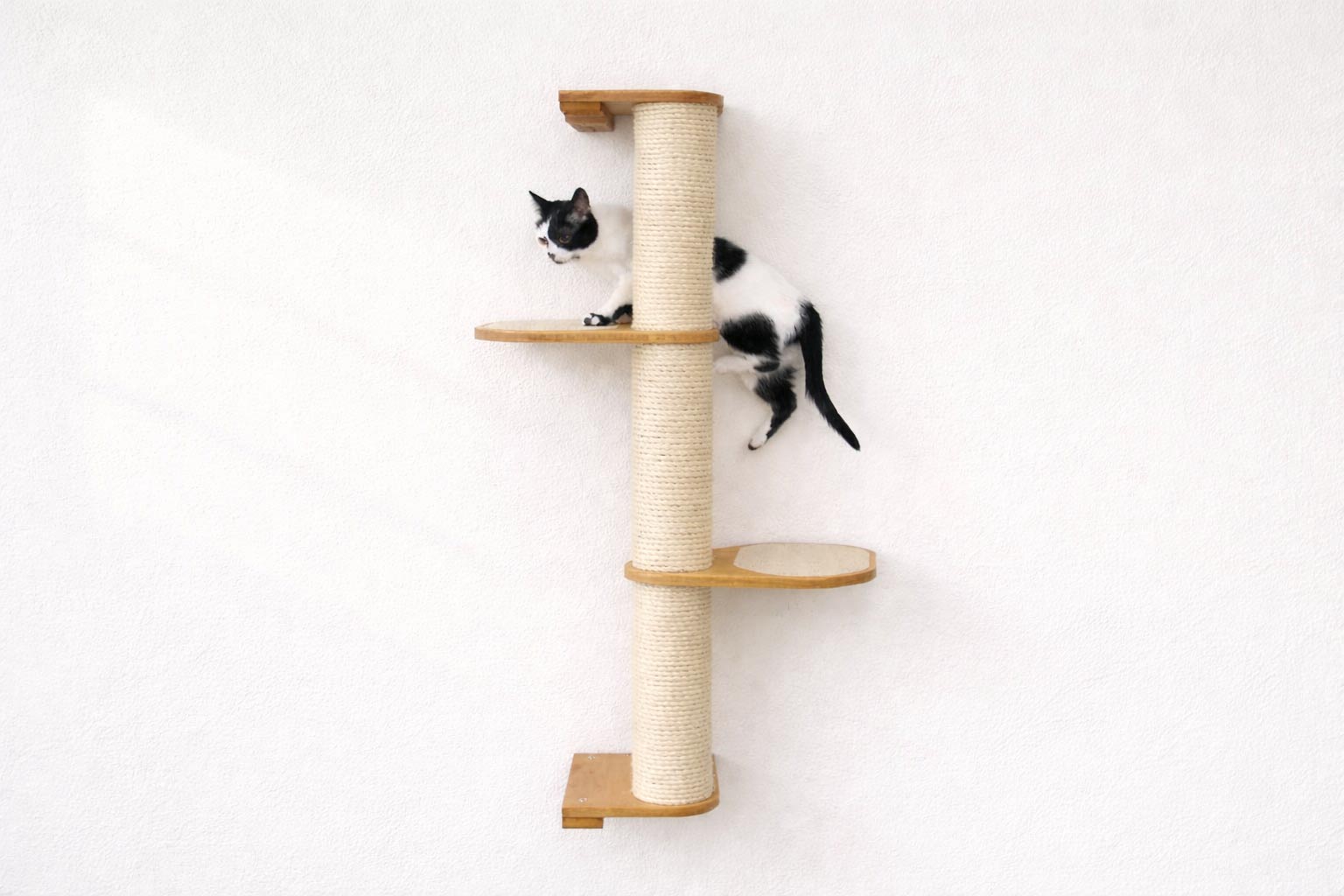 Wall Mounted Cat Climbing Pole - Sisal