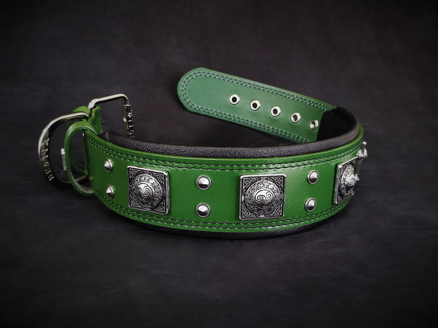 The "Eros" collar 2.5 inch wide Green by Bestia Dog Gear