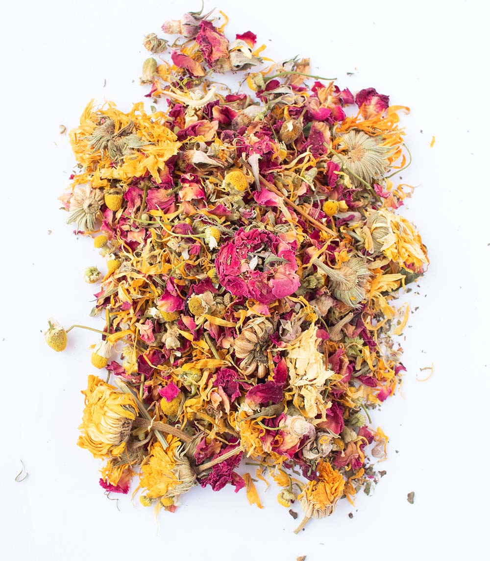 Just The Herbs: Herbal Bedding For Rabbits, Guinea Pigs, Chinchillas, & Hamsters by Dahlia Pets