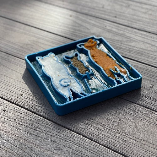 Waiting Dogs eTray - Shallow Slow Feeder Bowl for Enrichment | USA Made by SodaPup/True Dogs, LLC