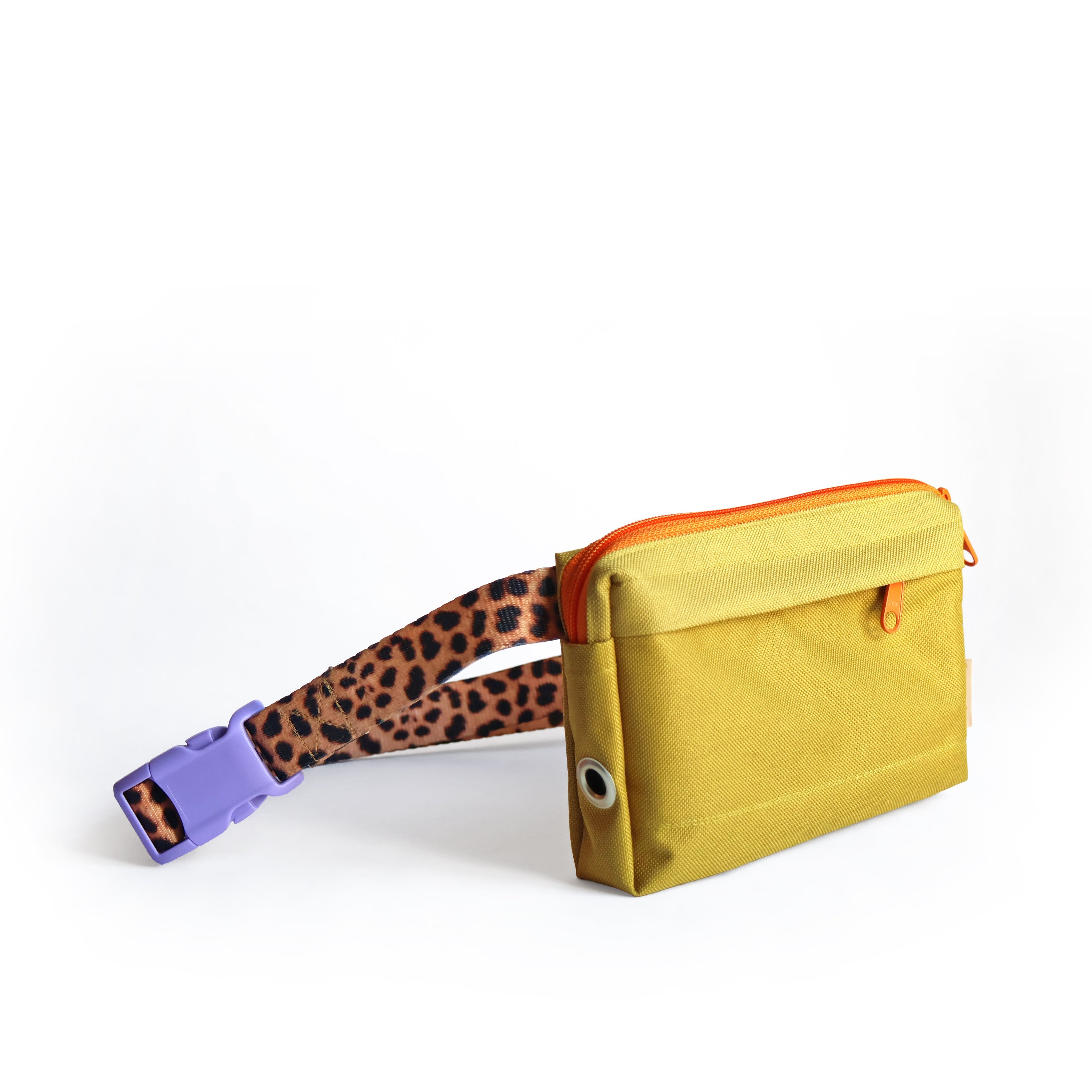 dog walking fanny pack by Major Darling