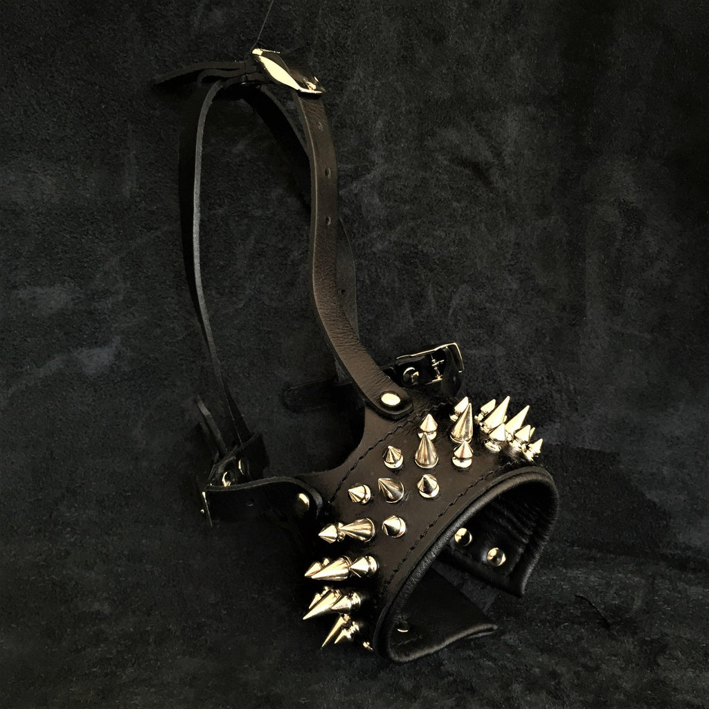 The "Danger" muzzle by Bestia Dog Gear