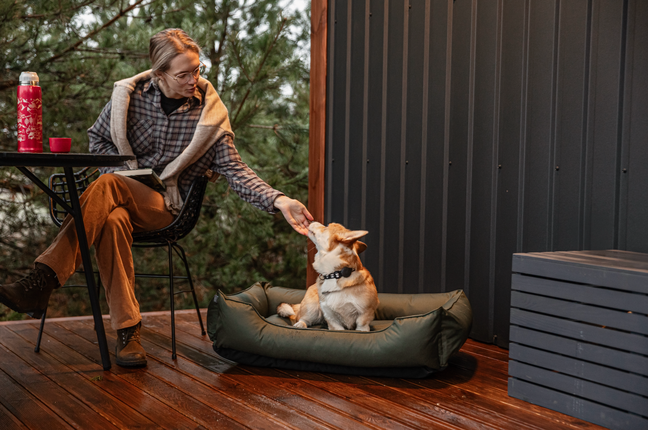 Chester & Lee | Waterproof Sleeper Dog Bed Green by Chester & Lee