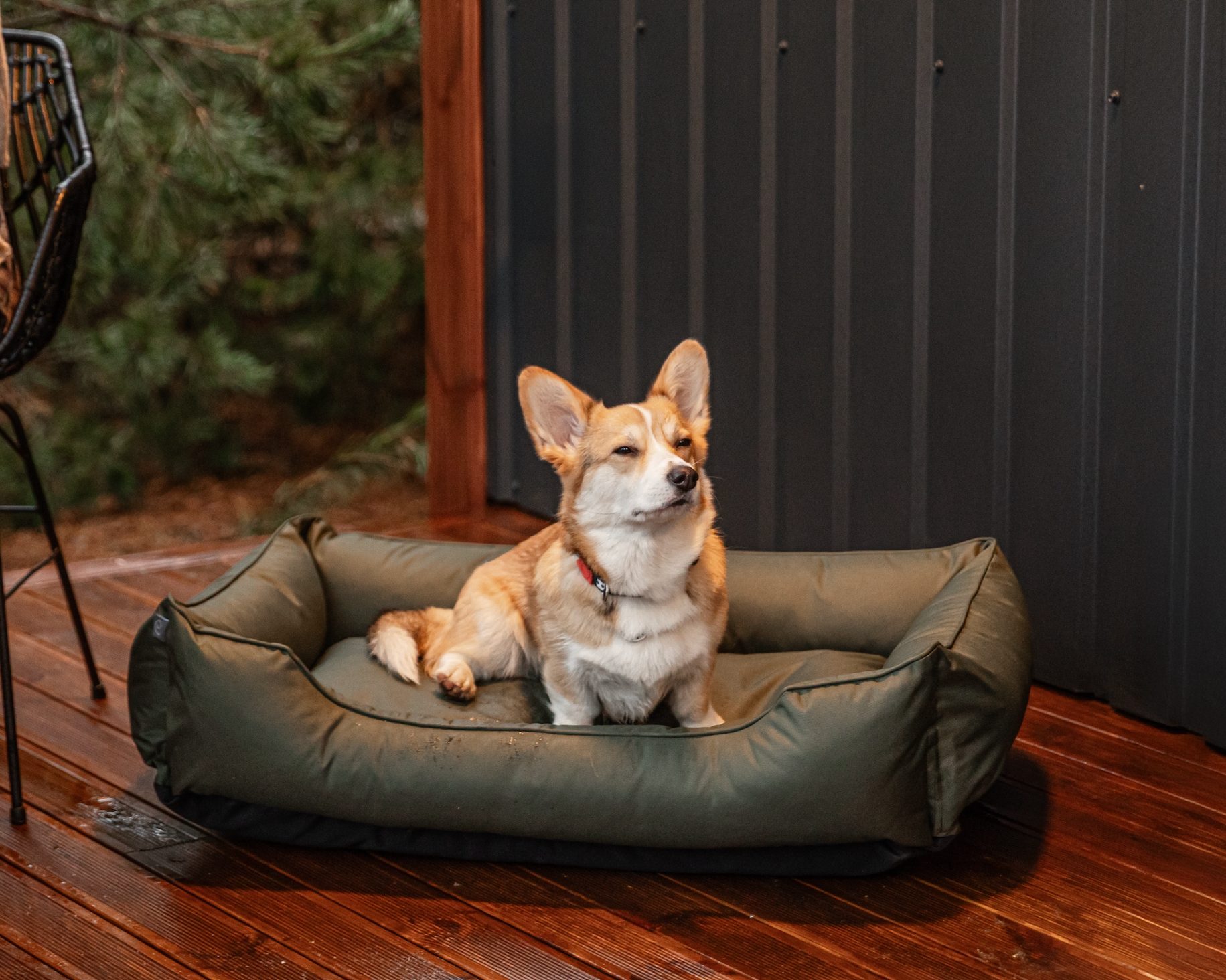 Chester & Lee | Waterproof Sleeper Dog Bed Green by Chester & Lee