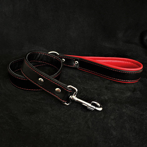 Black soft leather dog leash by Bestia Dog Gear