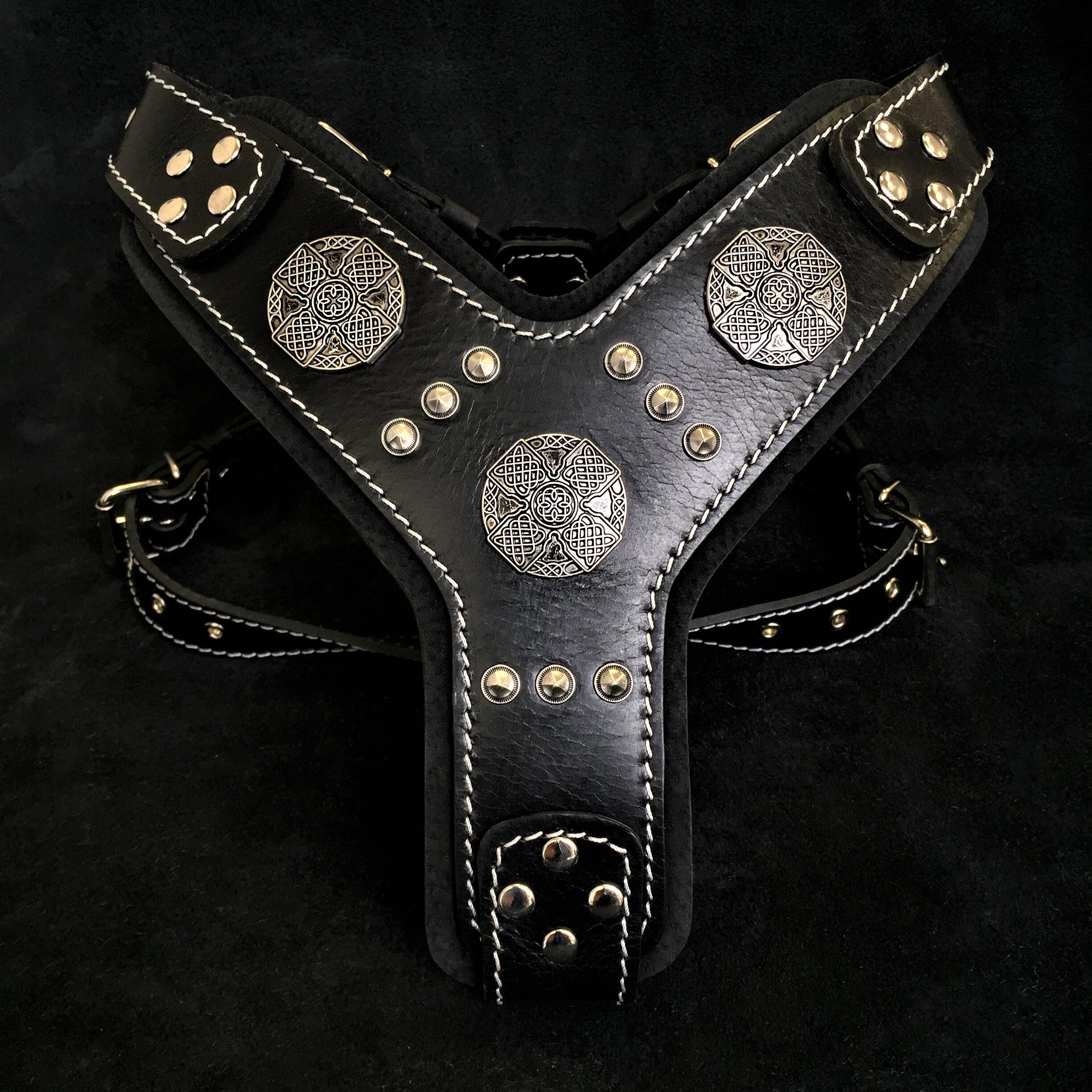 The "Maximus" silver harness by Bestia Dog Gear