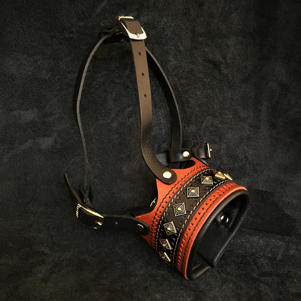 The "Balteus" leather muzzle BROWN by Bestia Dog Gear