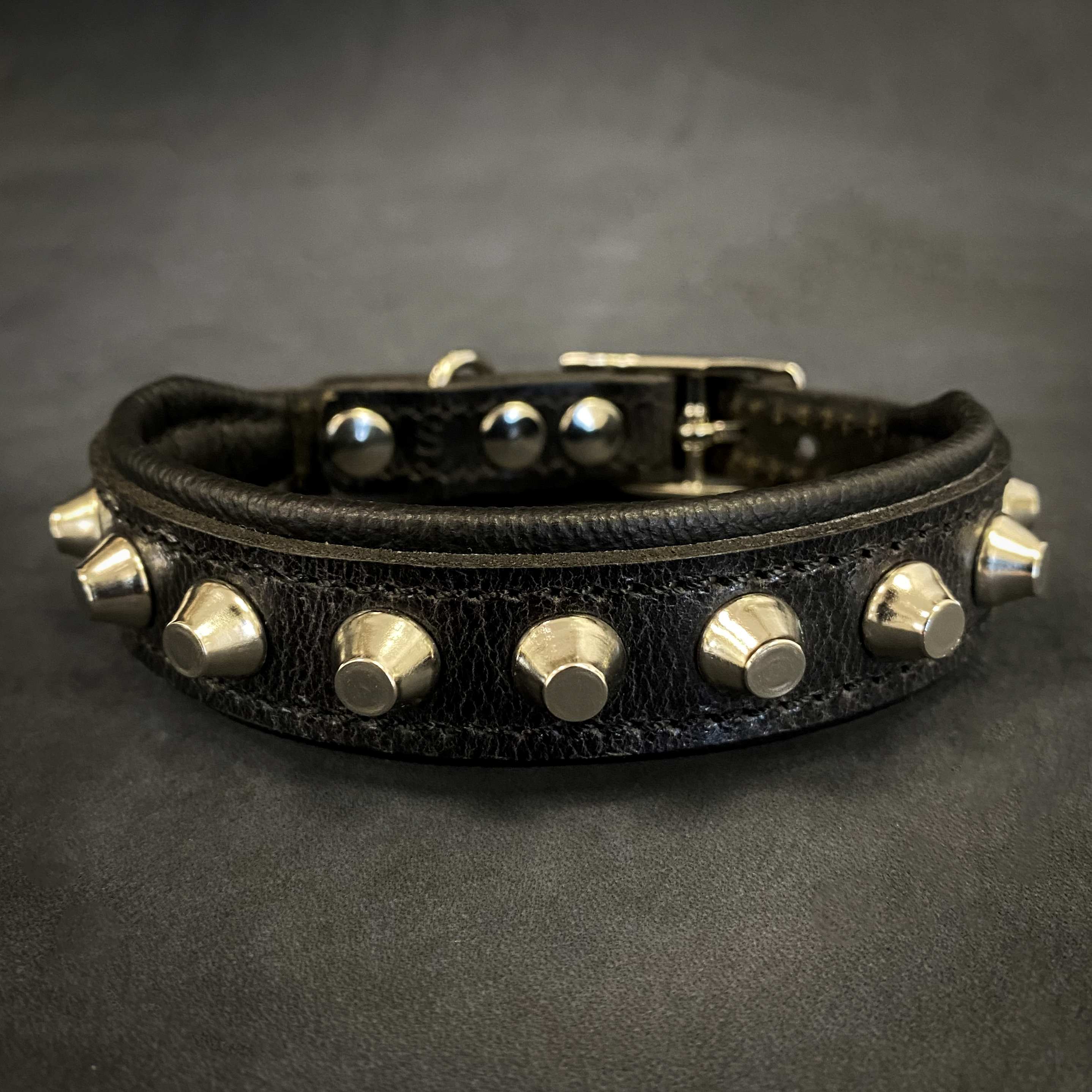The "Rock" collar by Bestia Dog Gear