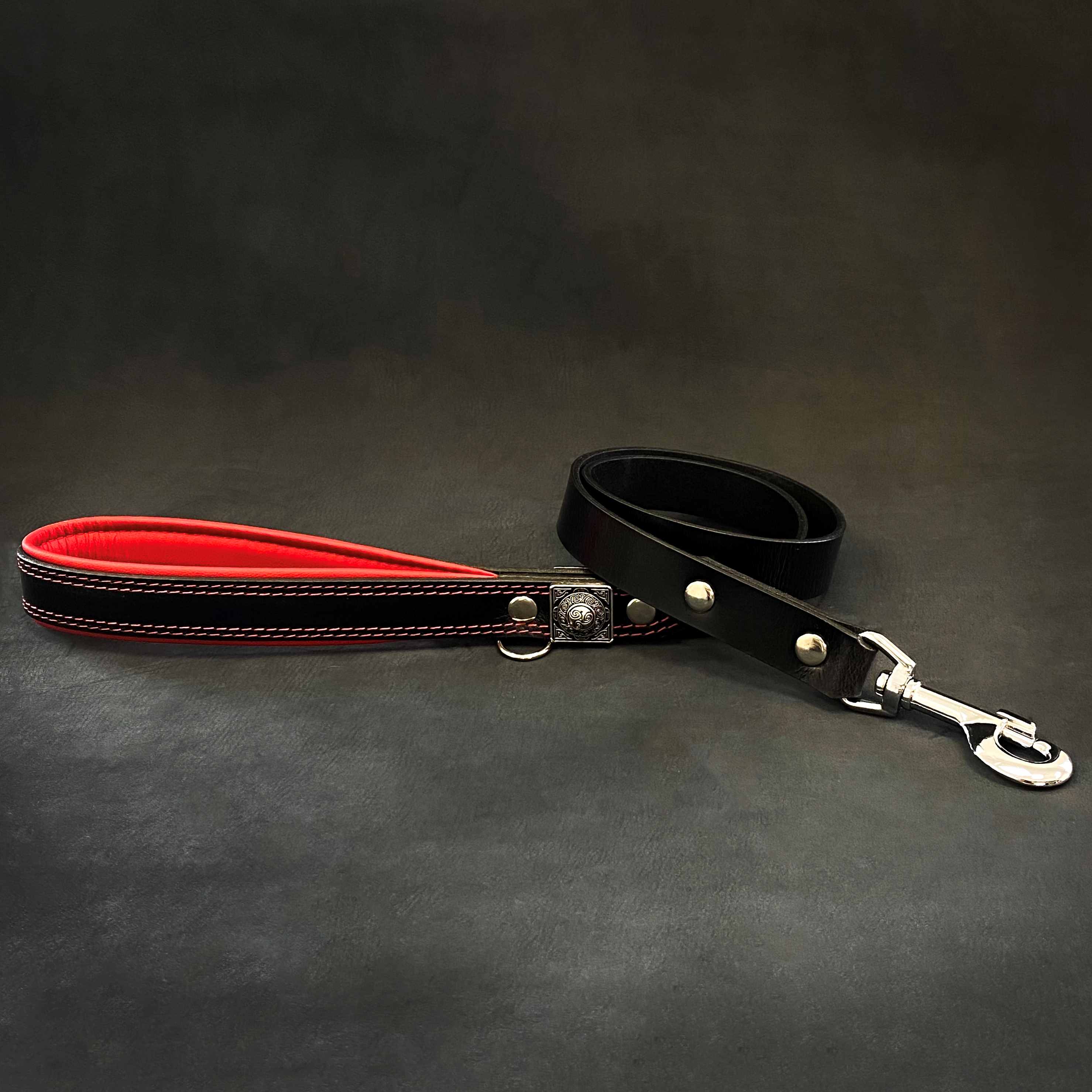 The "Eros" Leash 1 inch wide Black by Bestia Dog Gear