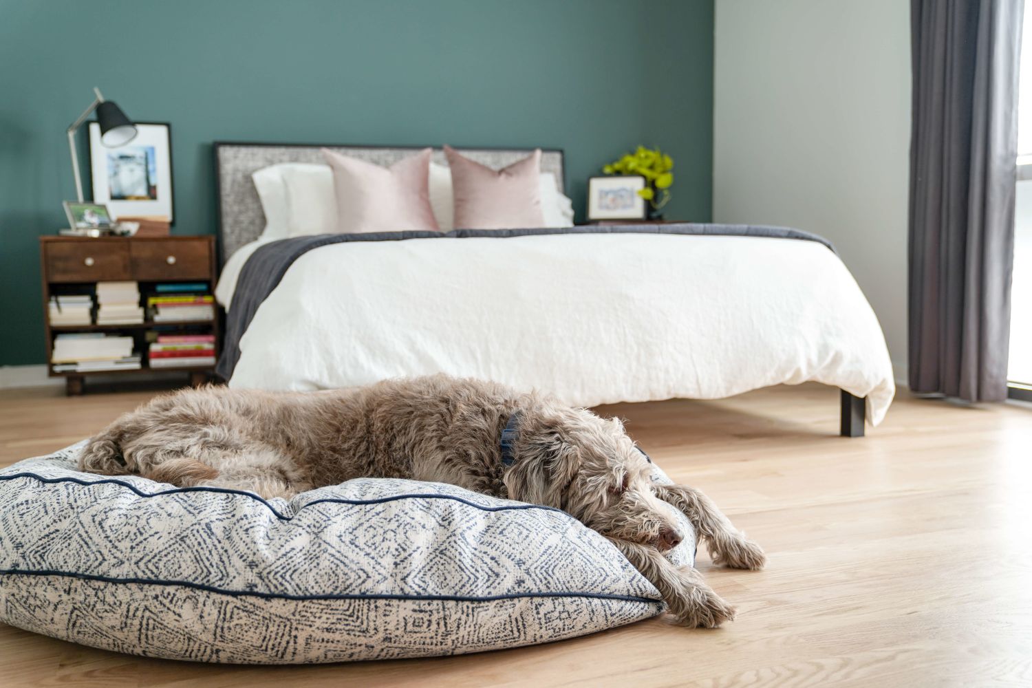 Round Pet Bed in Sapphire Spaniel by Furr Baby Gifts