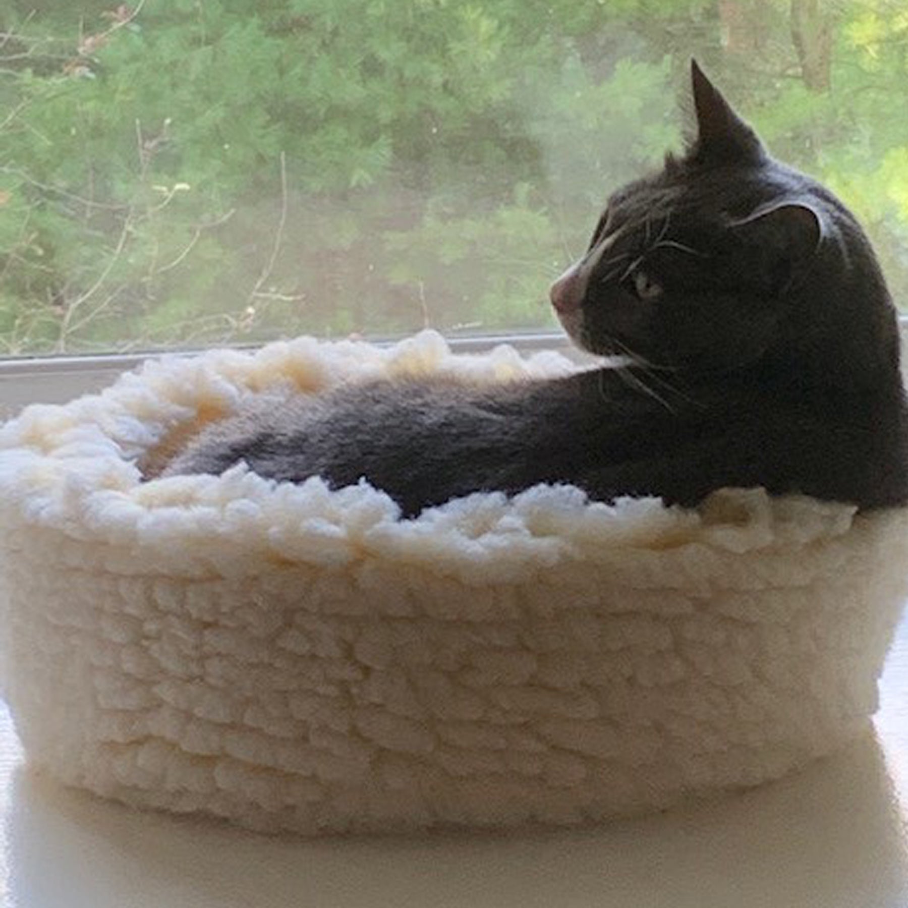 HuggleFleece® HuggleSnuggler™ Cat & Dog Beds by HuggleHounds